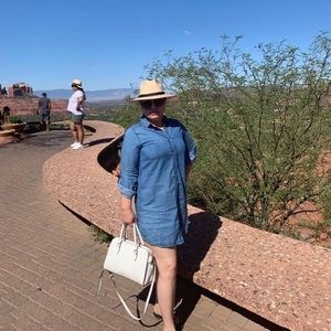 Meet your Posher, Rivera